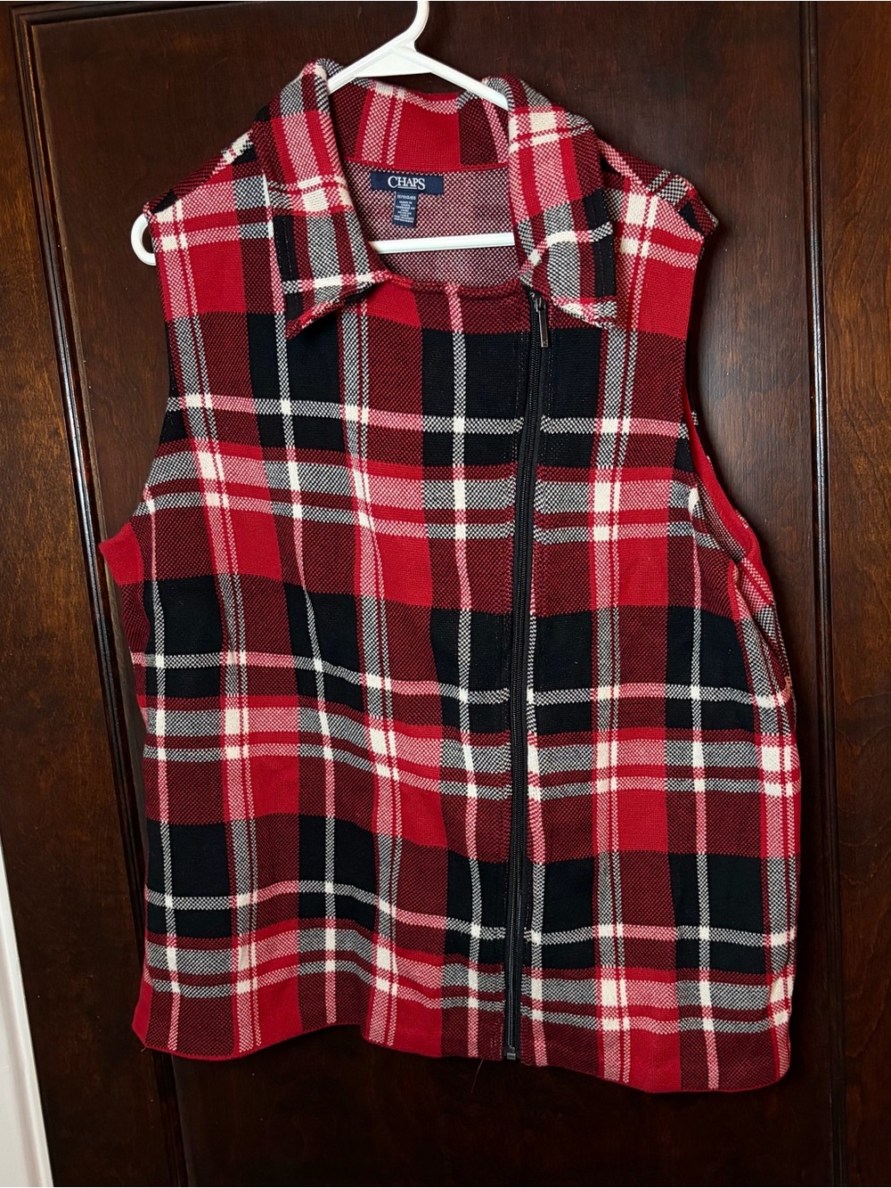 Title: Chaps Women’s Sweater Vest Size XL Red Black Plaid 100% Cotton Zip Knit C